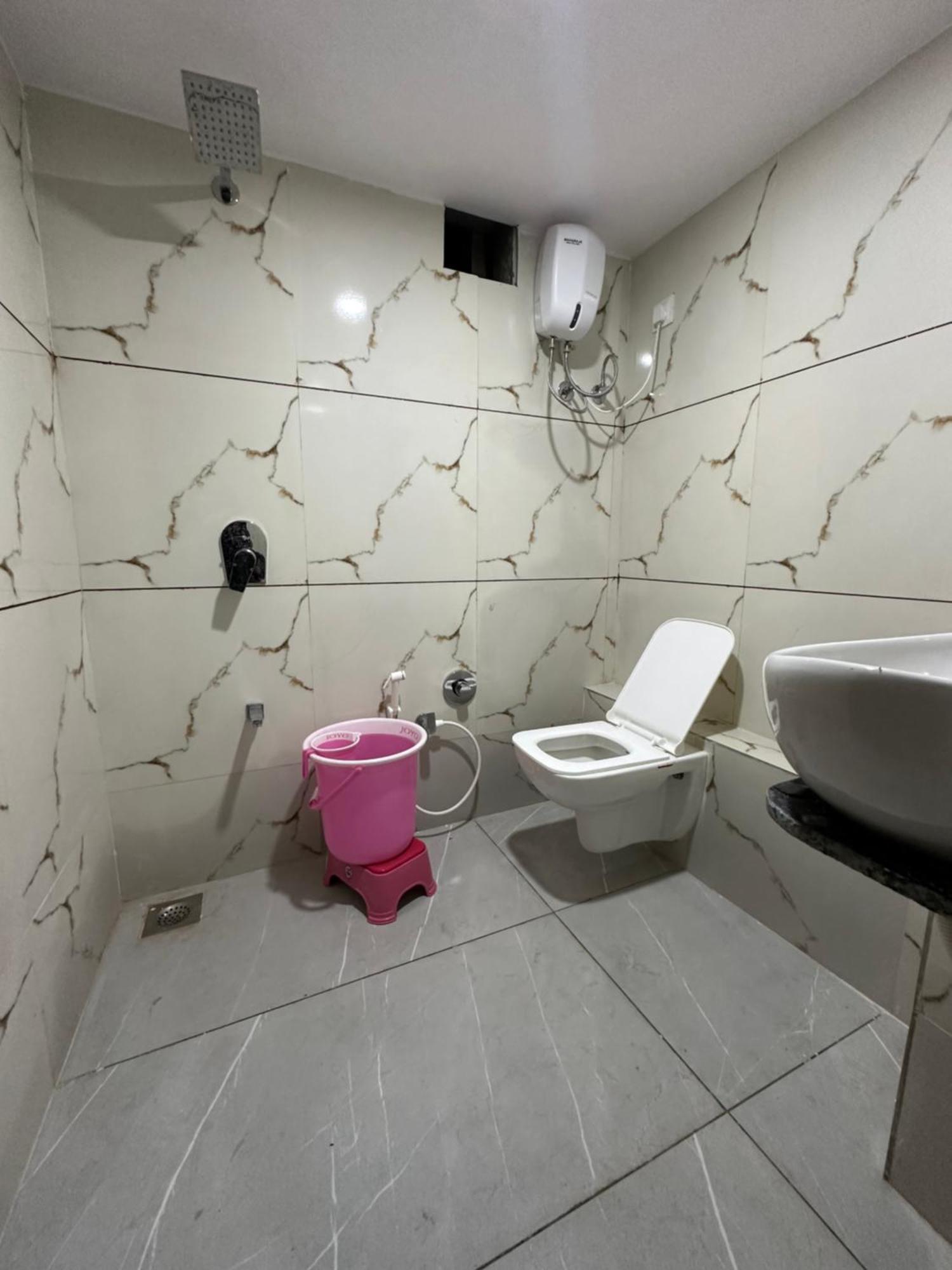 Hotel Golden View Vadodara Buitenkant foto