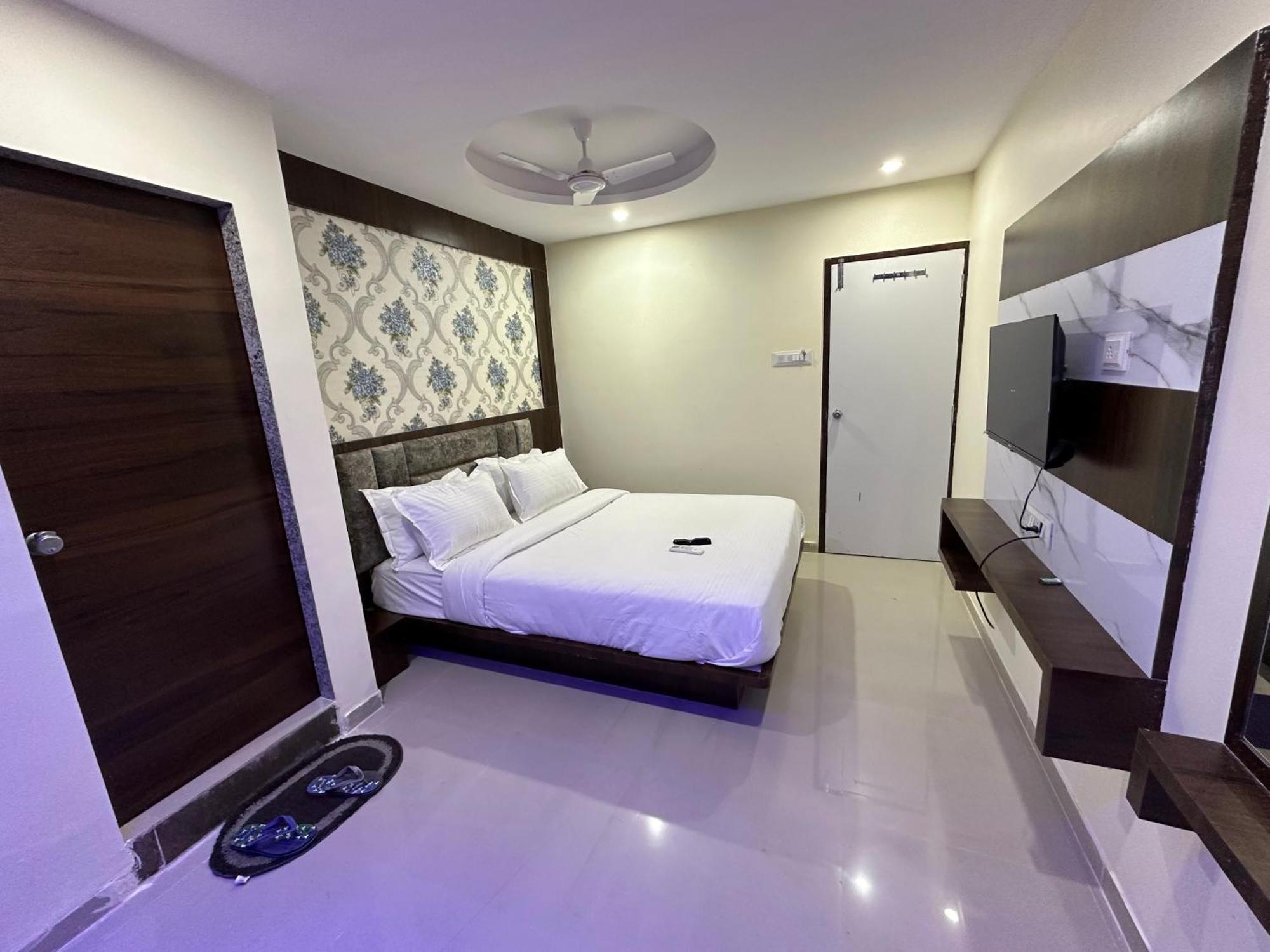 Hotel Golden View Vadodara Buitenkant foto