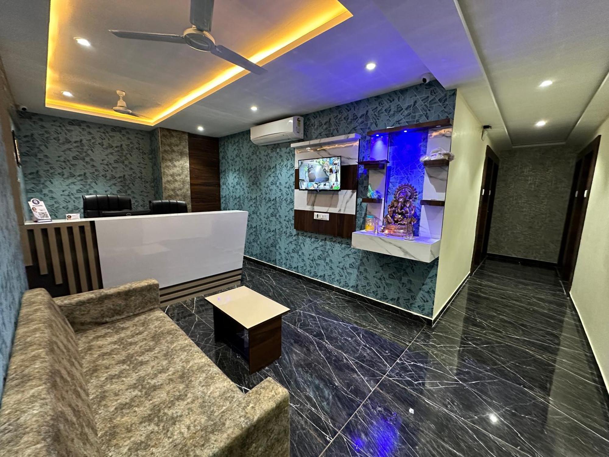 Hotel Golden View Vadodara Buitenkant foto